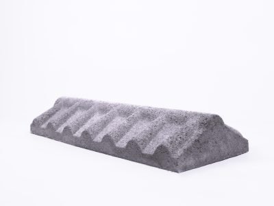 parapet-cherepytsya-siryy